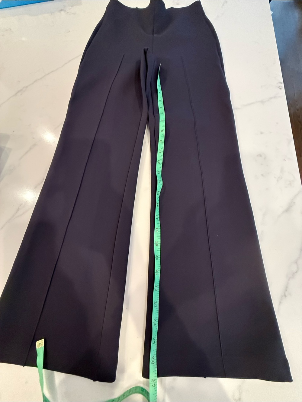 Lululemon Flare Pants in Black Size Small